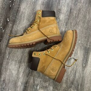 Boys youth 4 Timberlands